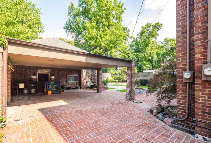 180 CRESTMERE PL, Memphis, Tennessee 38112, 4 Bedroom Bedrooms, 8 Room Rooms,2.1 BathroomBathrooms,Residential,For Sale,CRESTMERE,0,10223362
