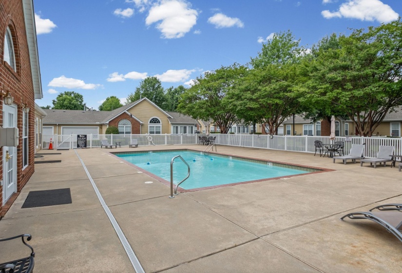7436 APPLING CLUB CIR, Unincorporated, Tennessee 38016, 2 Bedrooms Bedrooms, 6 Rooms Rooms,2 BathroomsBathrooms,Residential,For Sale,APPLING CLUB,10223930