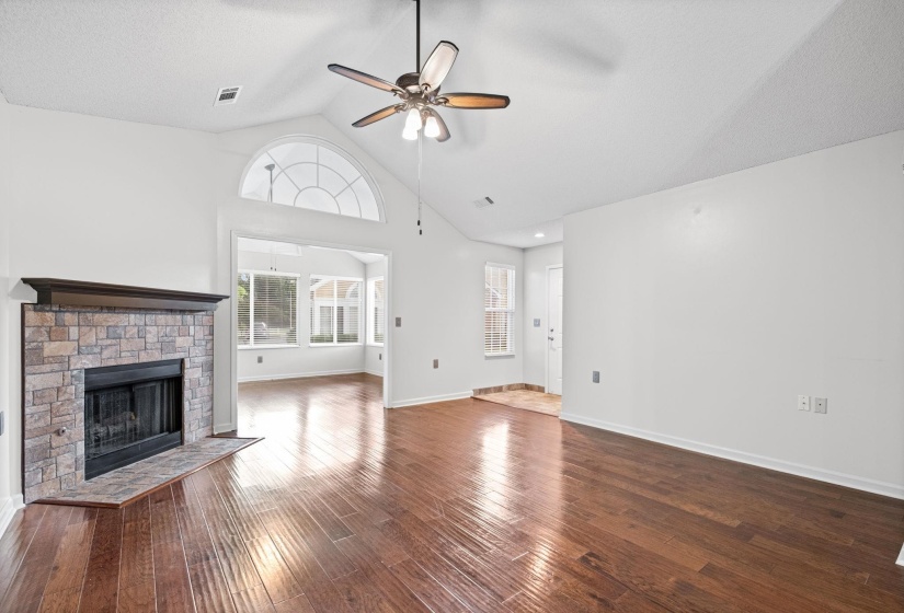 7436 APPLING CLUB CIR, Unincorporated, Tennessee 38016, 2 Bedrooms Bedrooms, 6 Rooms Rooms,2 BathroomsBathrooms,Residential,For Sale,APPLING CLUB,10223930