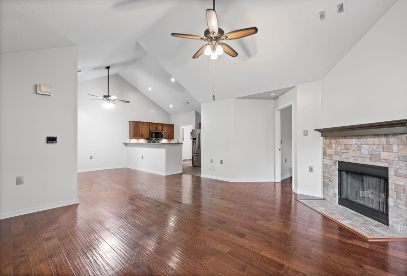 7436 APPLING CLUB CIR, Unincorporated, Tennessee 38016, 2 Bedrooms Bedrooms, 6 Rooms Rooms,2 BathroomsBathrooms,Residential,For Sale,APPLING CLUB,10223930
