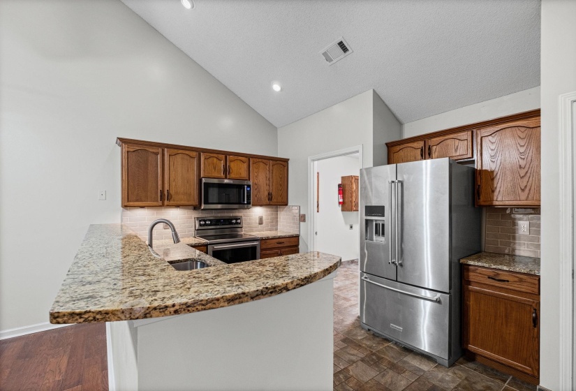7436 APPLING CLUB CIR, Unincorporated, Tennessee 38016, 2 Bedrooms Bedrooms, 6 Rooms Rooms,2 BathroomsBathrooms,Residential,For Sale,APPLING CLUB,10223930