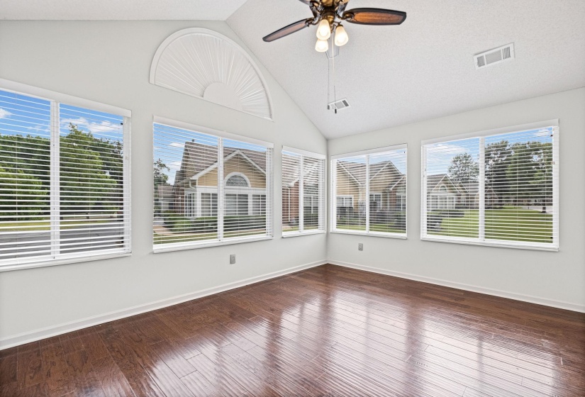 7436 APPLING CLUB CIR, Unincorporated, Tennessee 38016, 2 Bedrooms Bedrooms, 6 Rooms Rooms,2 BathroomsBathrooms,Residential,For Sale,APPLING CLUB,10223930