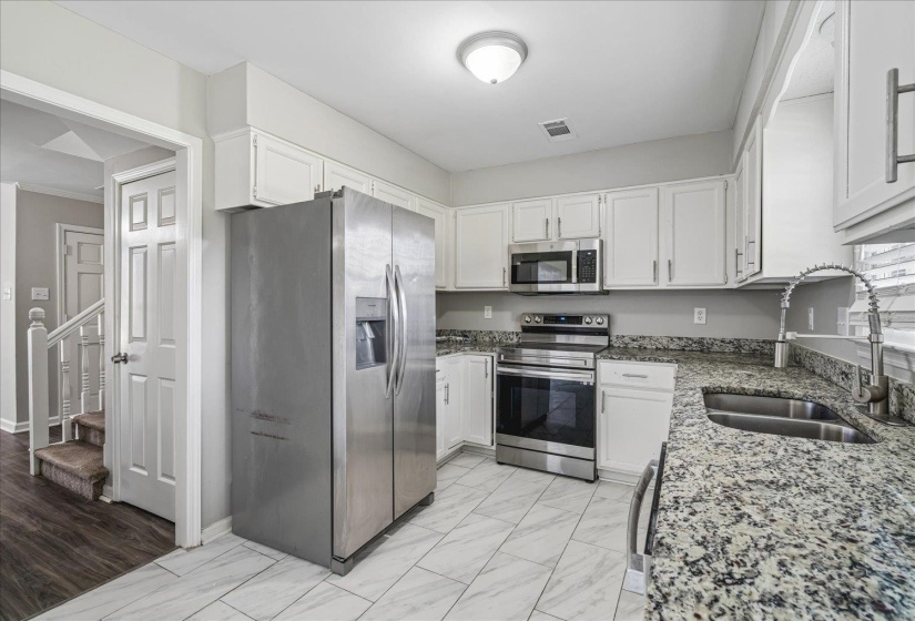 3951 FUN VALLEY DR, Memphis, Tennessee 38125, 4 Bedroom Bedrooms, 7 Room Rooms,2.1 BathroomBathrooms,Residential,For Sale,FUN VALLEY,0,10223950