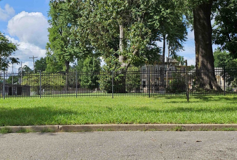 602 LOONEY AVE, Memphis, Tennessee 38107, 0 , 0 ,0,Commercial/industrial,For Sale,LOONEY,0,10223970